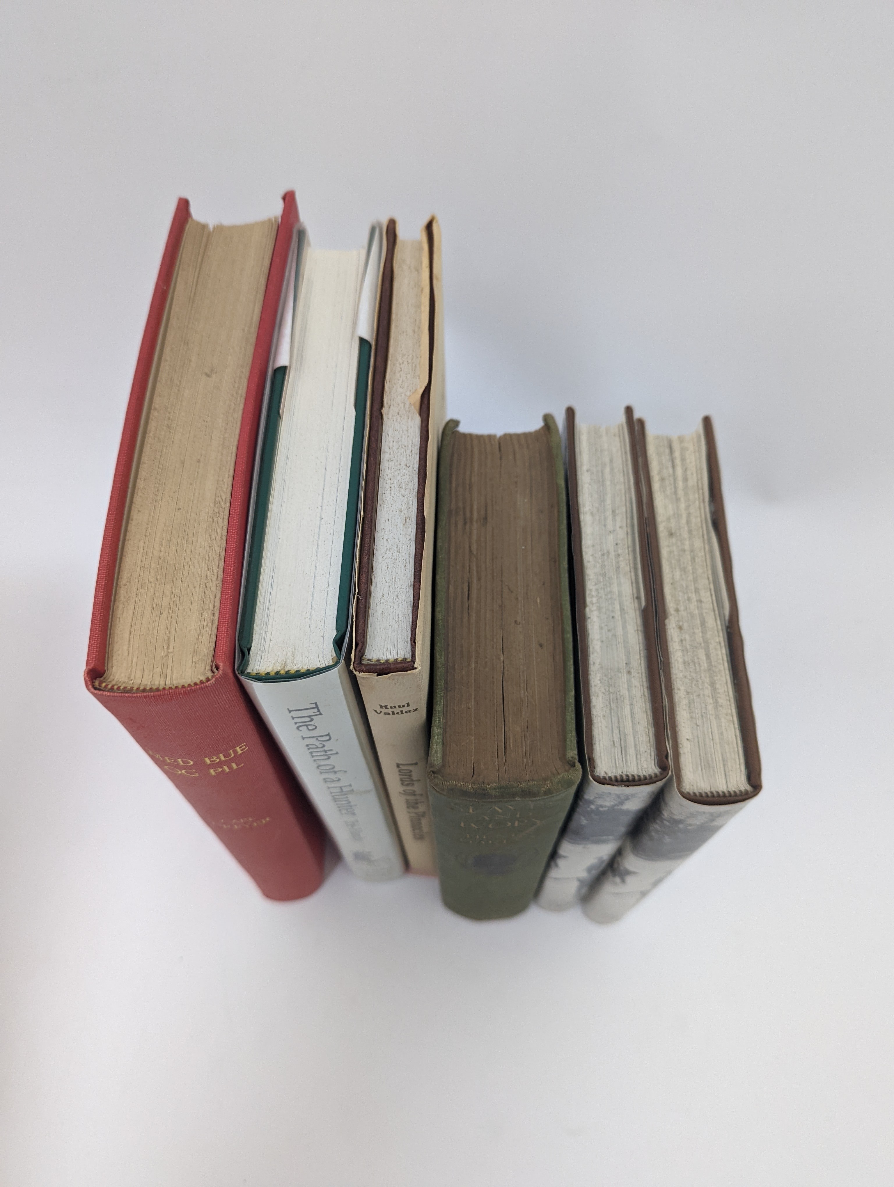 Sanchez-Arino, Tony. On the Trail of the African Elephant. Rowland Ward, 1988. Original cloth binding in dust wrapper. * One of a limited edition of 1250 copies signed by the author. This copy with a presentation inscrip